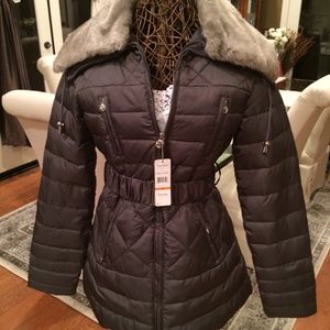 GREY COAT BY LAUNDRY (S. Segal) w/FAUX FUR COLLAR